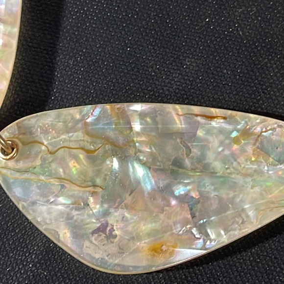 KENDRA SCOTT McKenna White Abalone Vintage Gold Tone Necklace w/Pouch NWT $168 - Picture 4 of 10